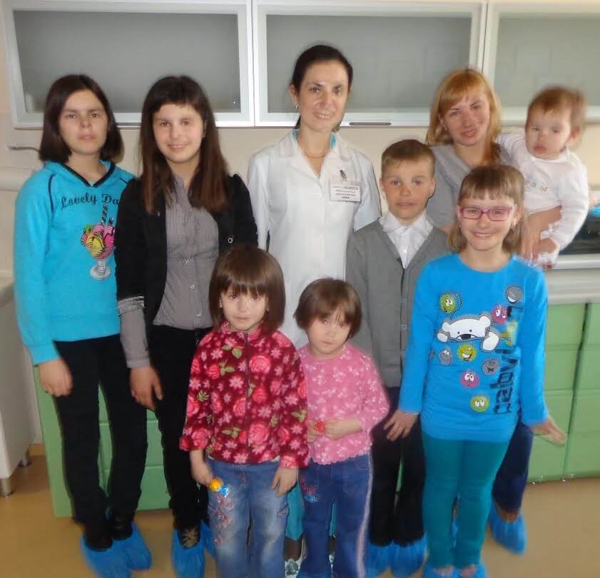 ЛОР-«КЛІНІКА АМРІТА»: ЛОР-«КЛІНІКОЮ АМРІТА» оглянуто вихованців родини Фисоченко!
