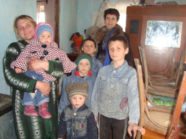 Багатодітна сім`я із Херсонщини звертається за допомогою!