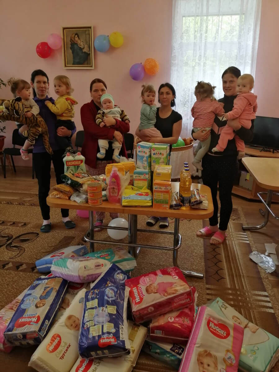 Соціальний центр “Мати і дитина разом” отримав посилки