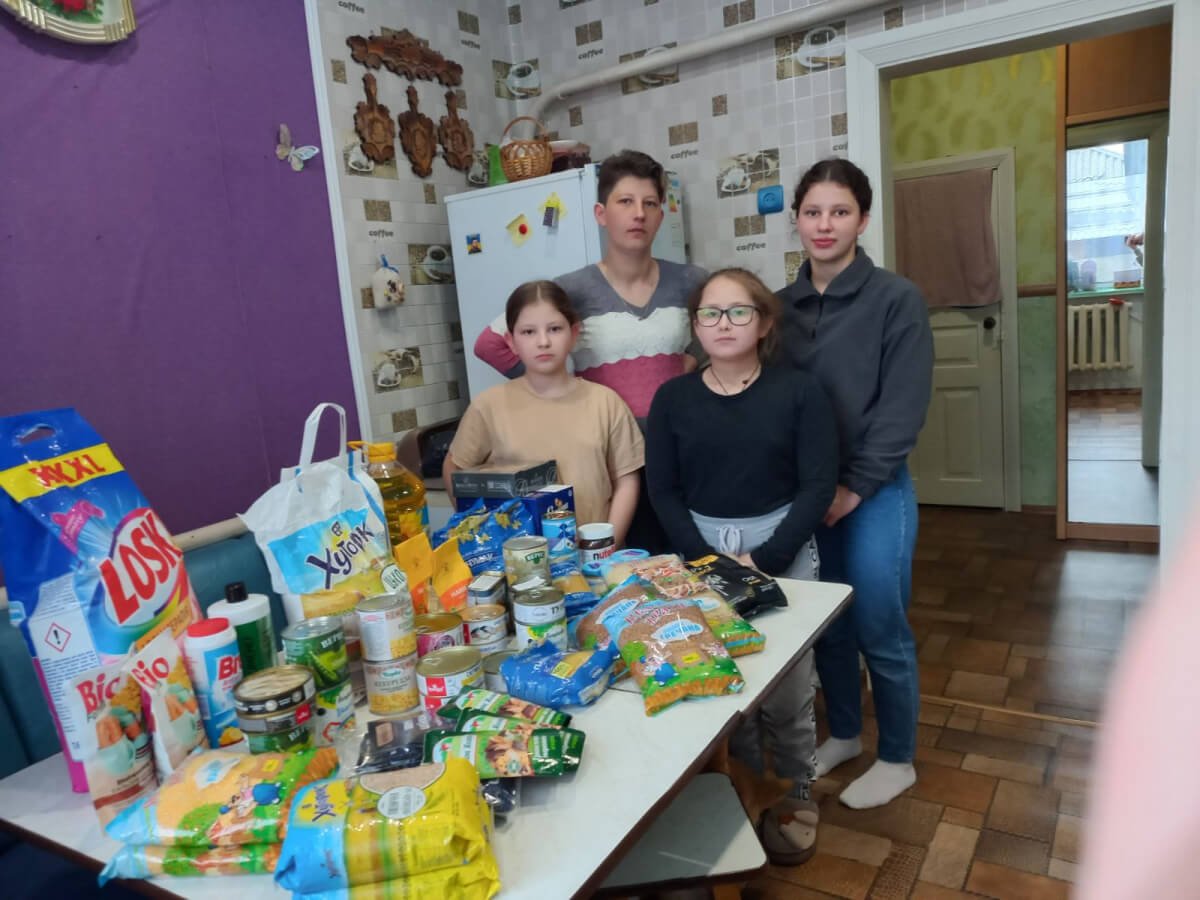 Підтримуємо родини переселенців (english version below)